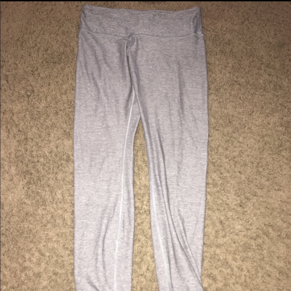 Grey lululemon wonderunders size 6